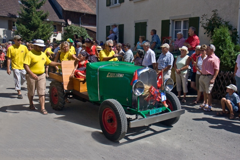 Oldie_Traktoren_Guntmadingen_2008-4.jpg