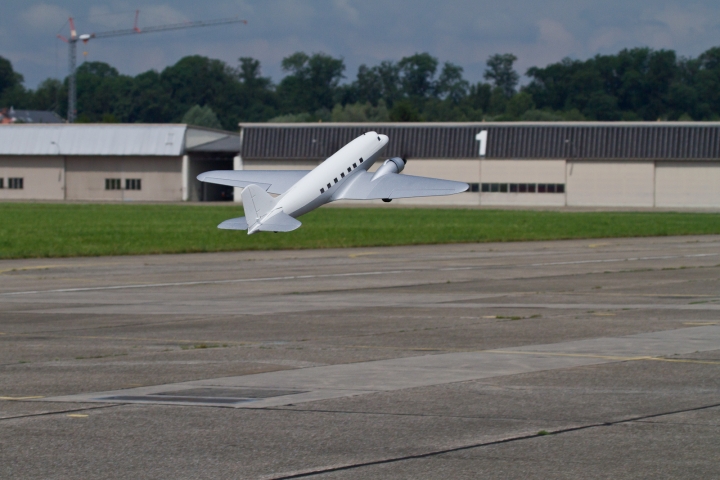 Modellflug_-_MG_Duebendorf_2010-9463-13.jpg