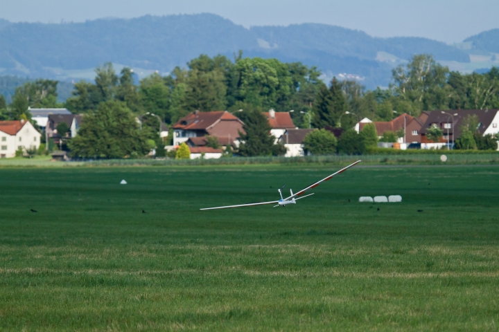 Modellflug_-_MG_Duebendorf_2010-9599-15.jpg