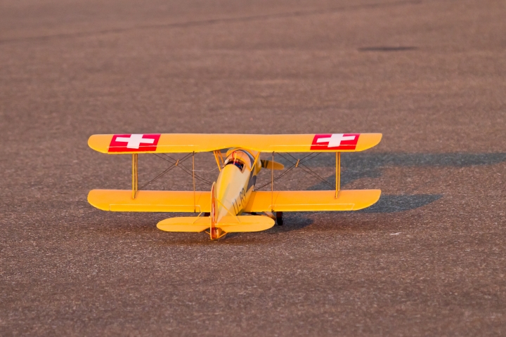 Modellflug_-_MG_Duebendorf_2010-8852-11.jpg